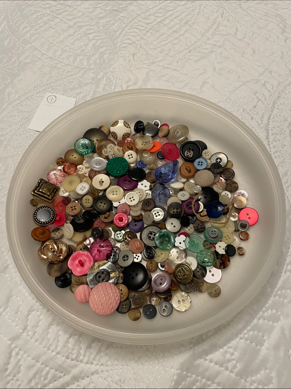 Vintage Lot of 300 Mixed Varieties of BUTTONS Fabric Metal Plastic & Bakelite